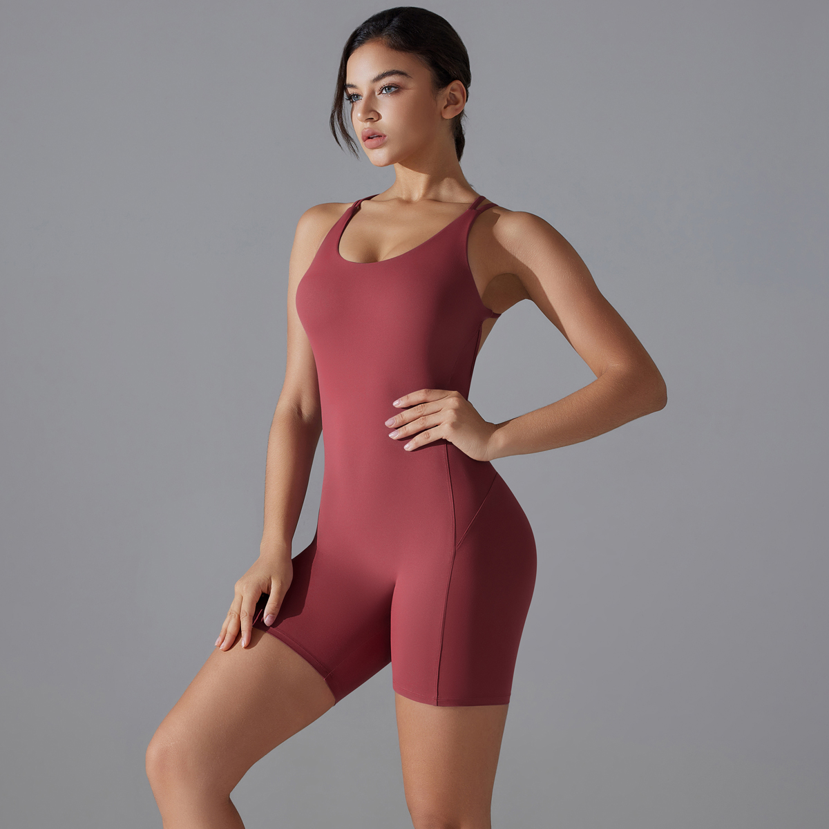 ヨガセットセクシーな背中の開いたスポーティなタイトなジャンプ - Romper Playsuit Women のレビューと価格