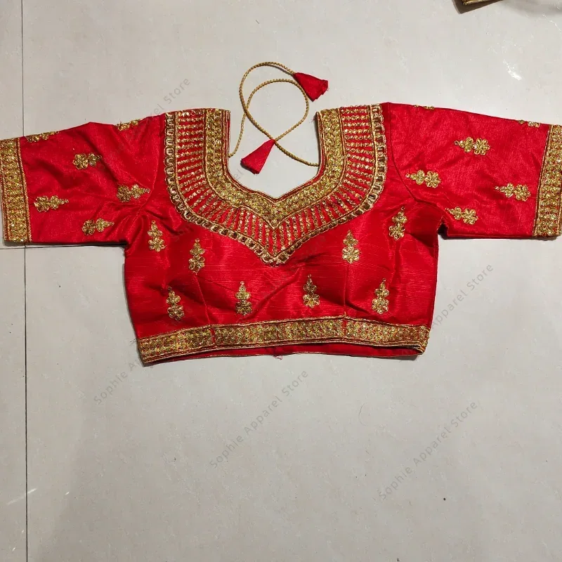女性のための伝統的なインドの服サリトップス、金糸の刺繍ブラウ - Summer Clothing India のレビューと価格